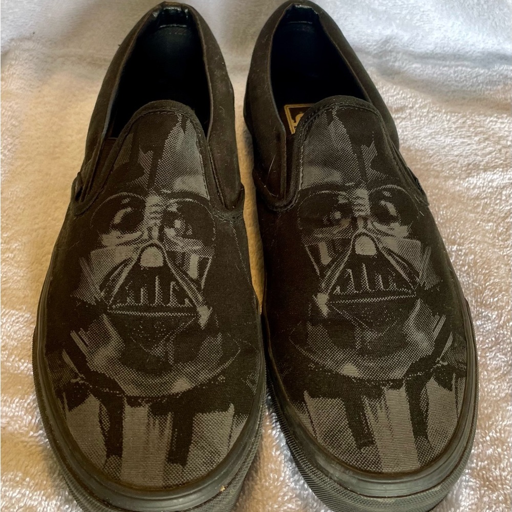 Vans Men’s size 10.5 Women’s 12 Star Wars Darth Vader Slide Style Skate Shoes